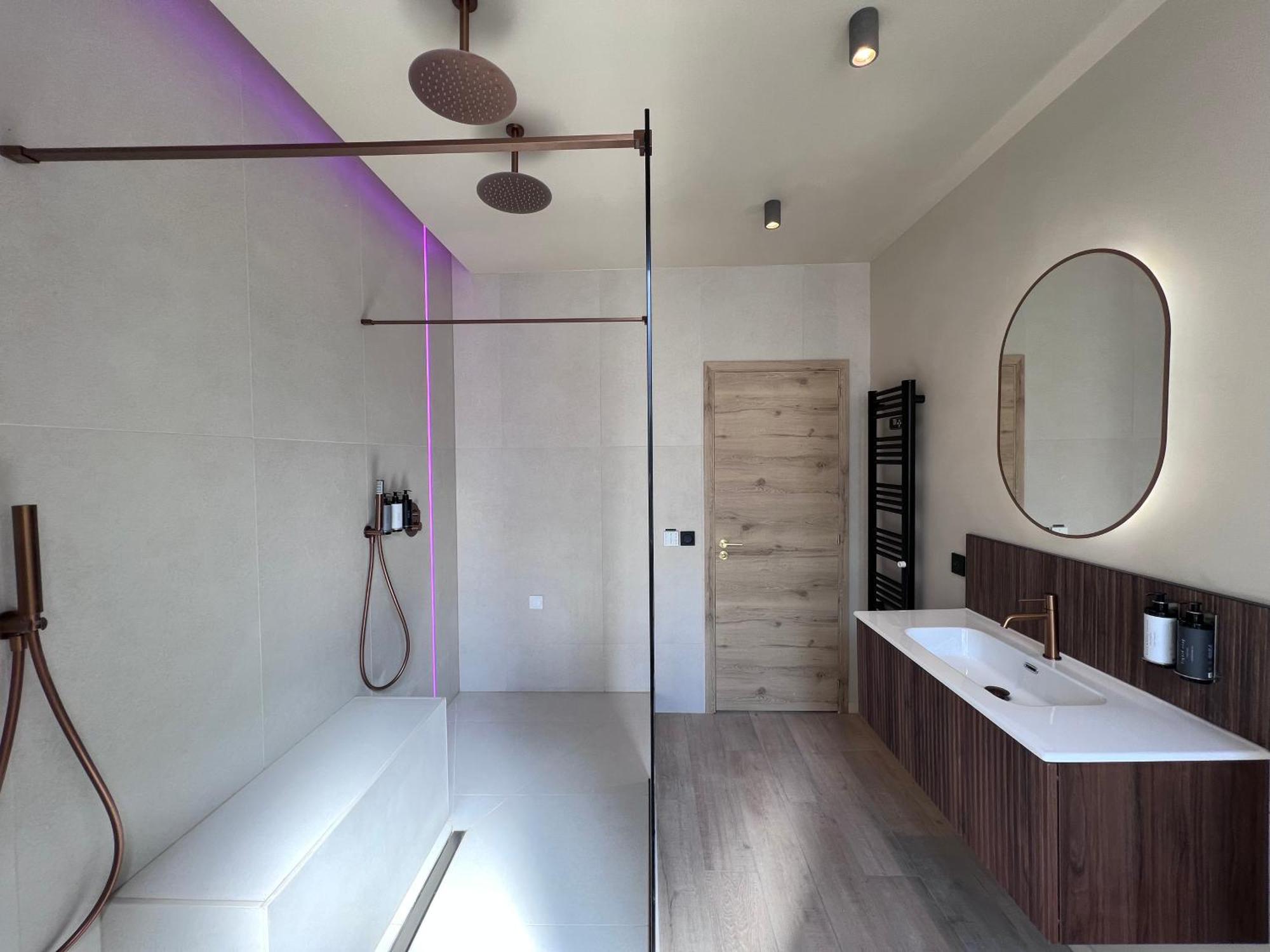 Harmony Room Suite Avec Balneo Angers Exteriör bild