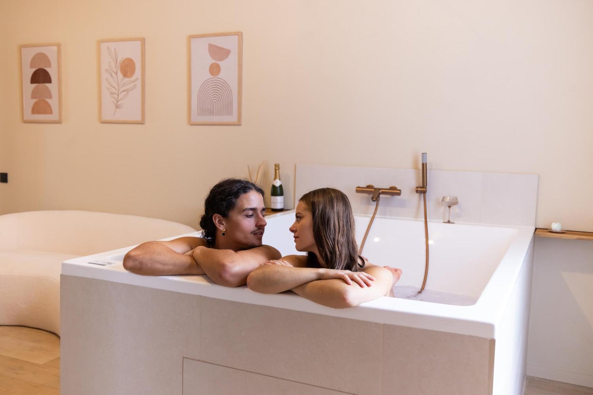 Harmony Room Suite Avec Balneo Angers Exteriör bild